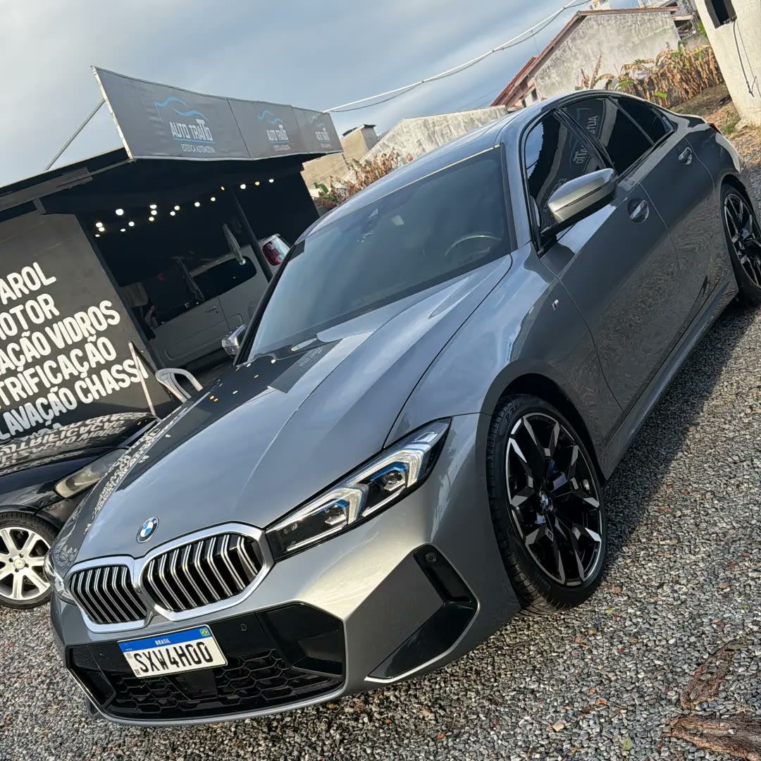 BMW cinza após espelhamento